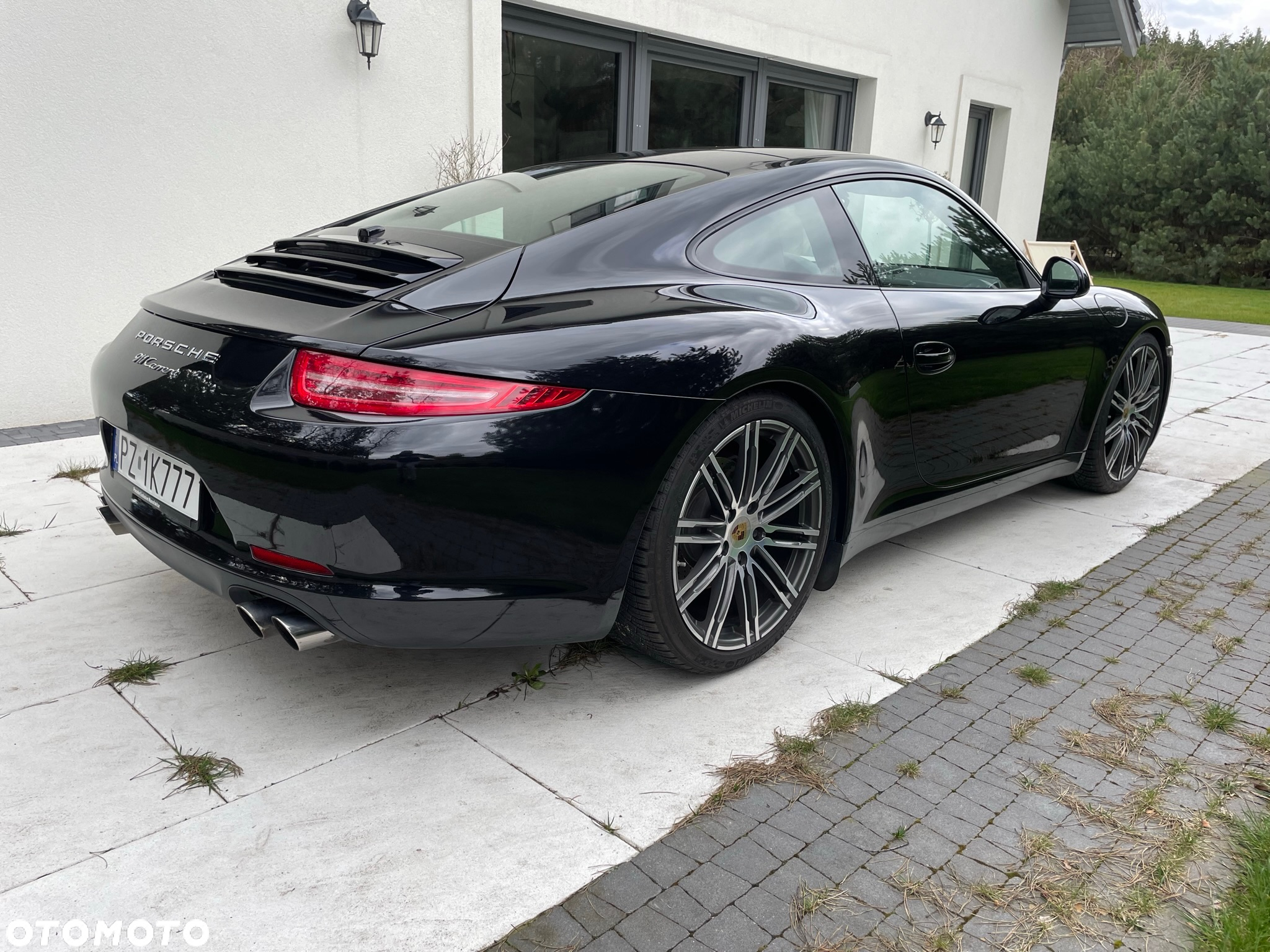 Porsche 911 Carrera - 3