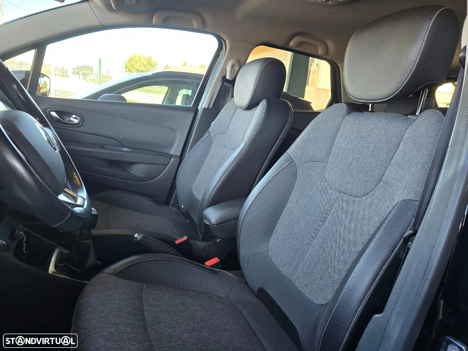 Renault Captur 1.3 TCe Exclusive - 12