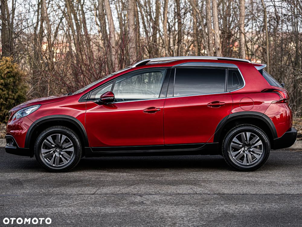 Peugeot 2008 1.2 Pure Tech Allure S&S - 6