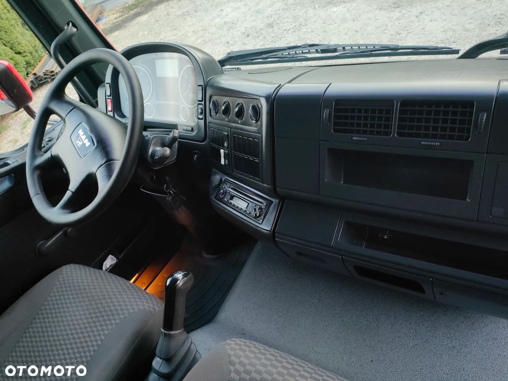 MAN TGM 18.240/ 15.240 TGL 12.240/12.250 AXOR ATEGO Mercedes LE - 28