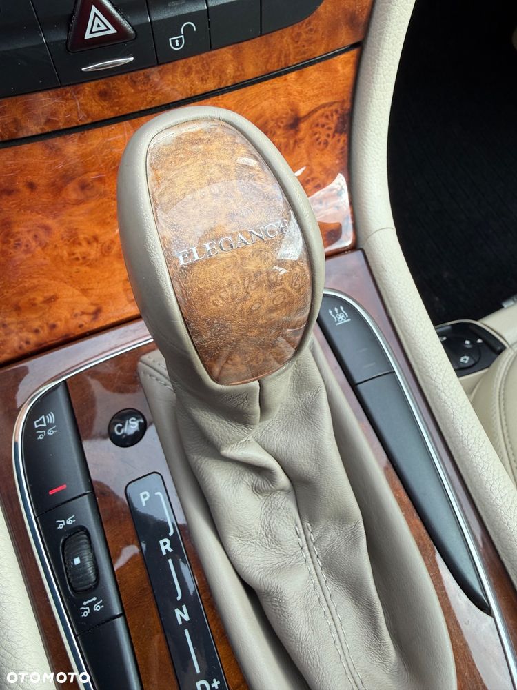 Mercedes-Benz Klasa E 500 4-Matic T Elegance - 40