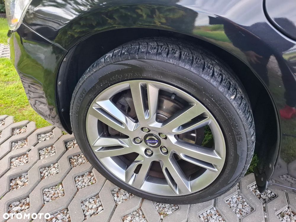 Volvo V60 D6 AWD Plug-in Hybrid R-Design Summum - 2