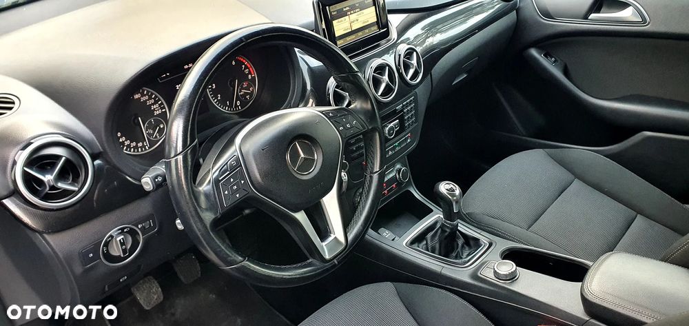 Mercedes-Benz Klasa B 180 (BlueEFFICIENCY) - 5