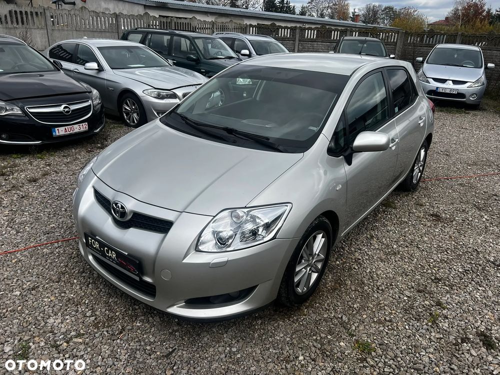 Toyota Auris 1.6 Executive - 1