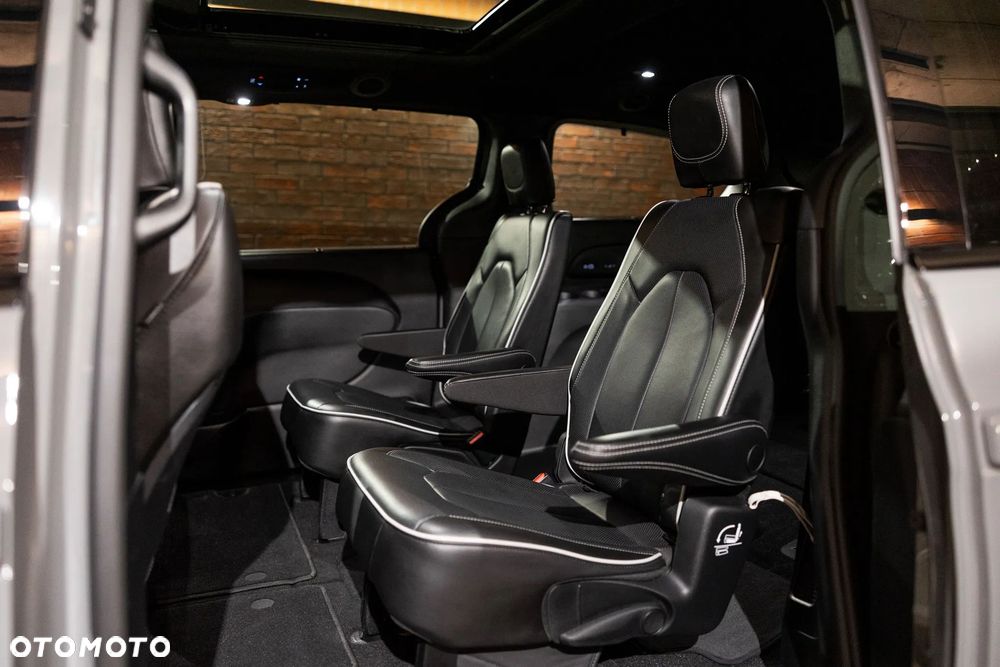 Chrysler Pacifica - 18
