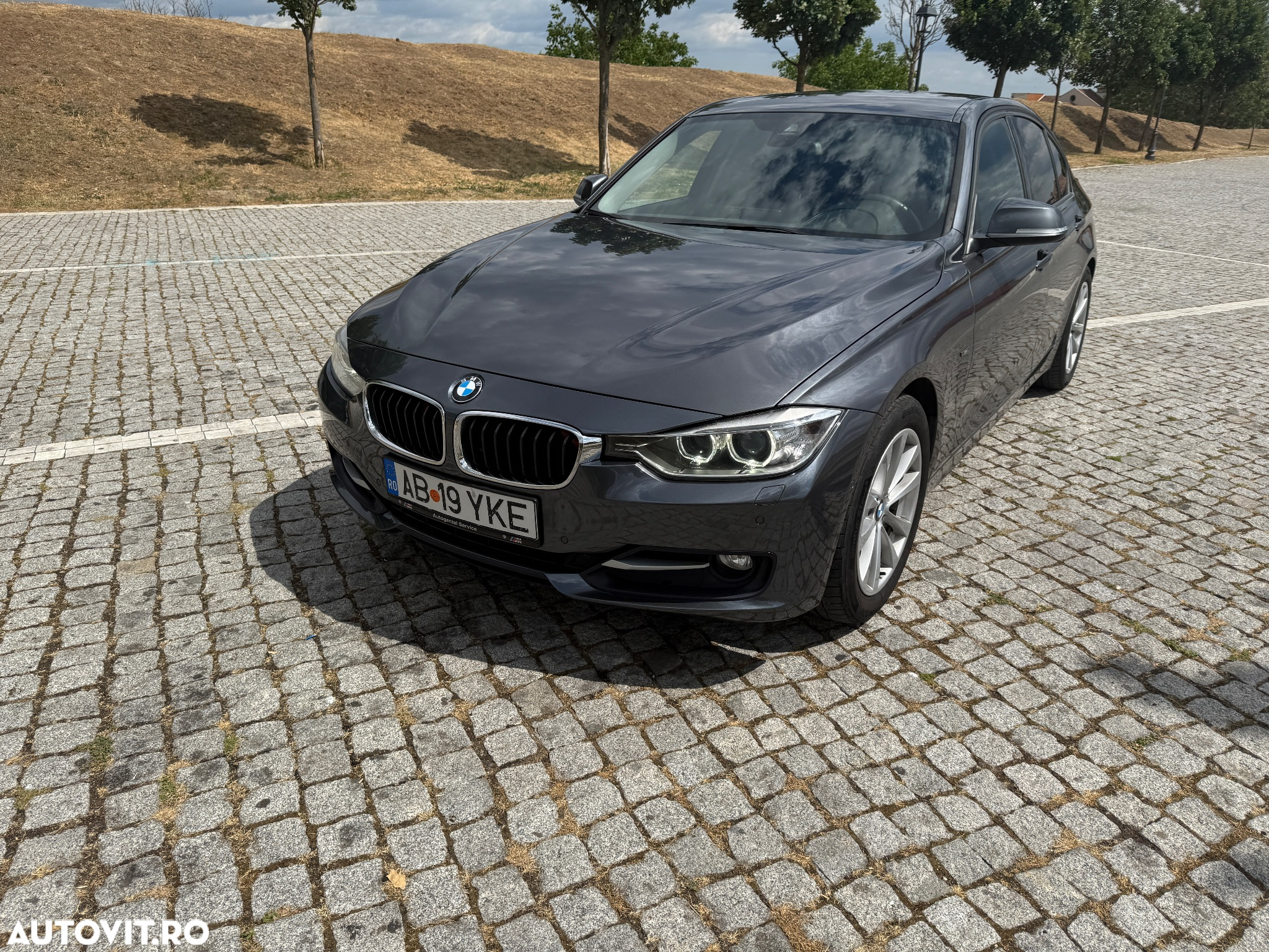 BMW Seria 3 320d Aut. Sport Line - 9
