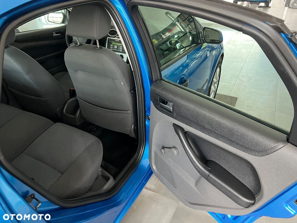 Ford Focus 1.6 TDCi DPF Ambiente - 25