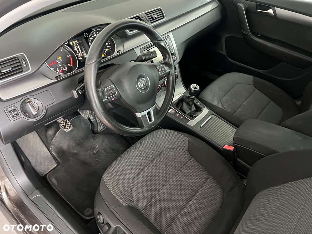 Volkswagen Passat 1.6 TDI (BlueMotion Technology) Comfortline - 12