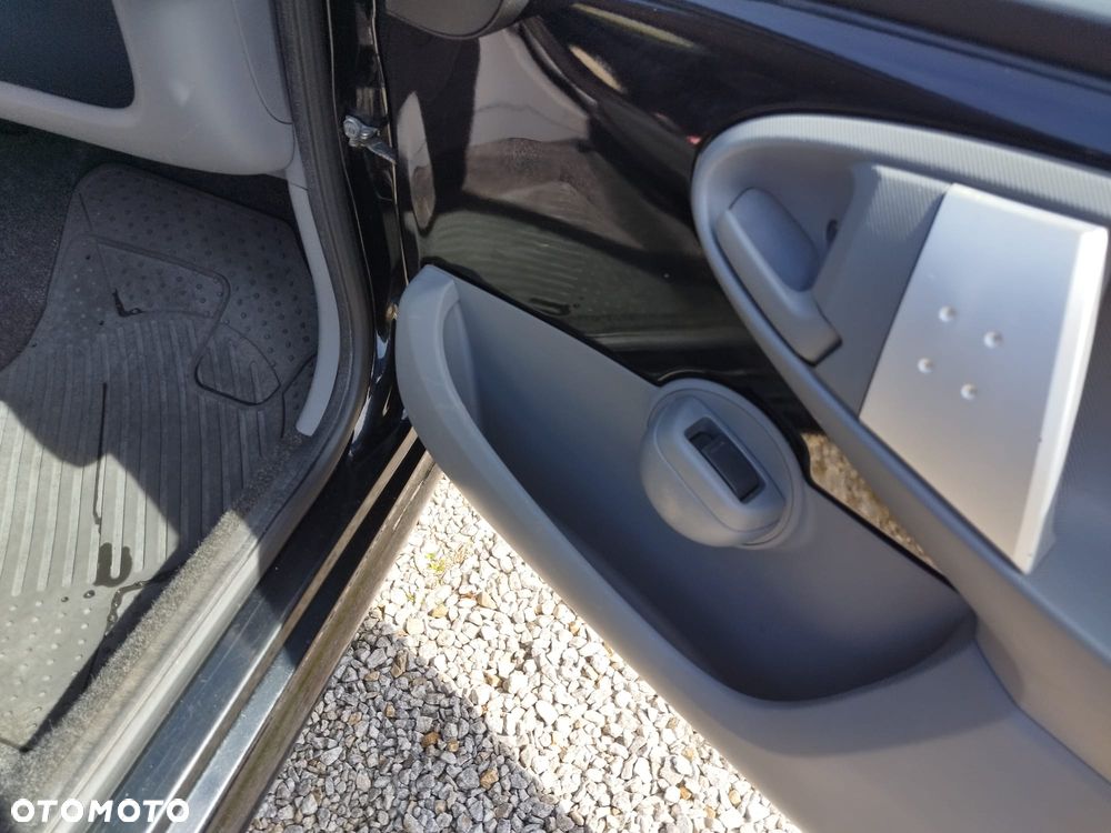 Peugeot 107 - 25