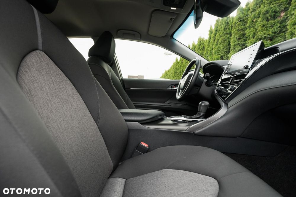 Toyota Camry 2.5 Hybrid Comfort CVT - 34