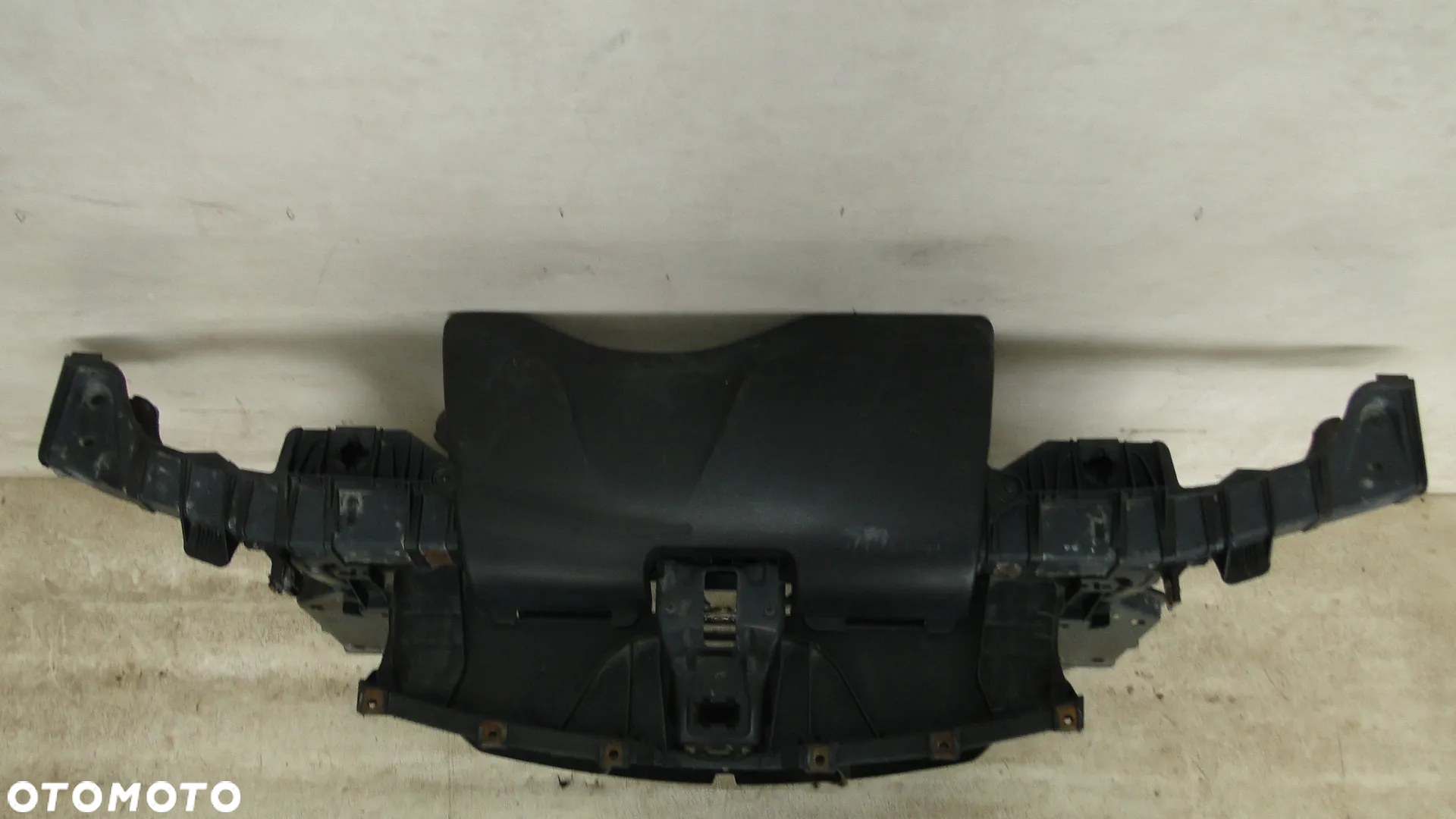 BMW 1 E87 E88 E82 E81 PAS PRZEDNI WZMOCNIENIE CZOŁOWE 2.0D - 6