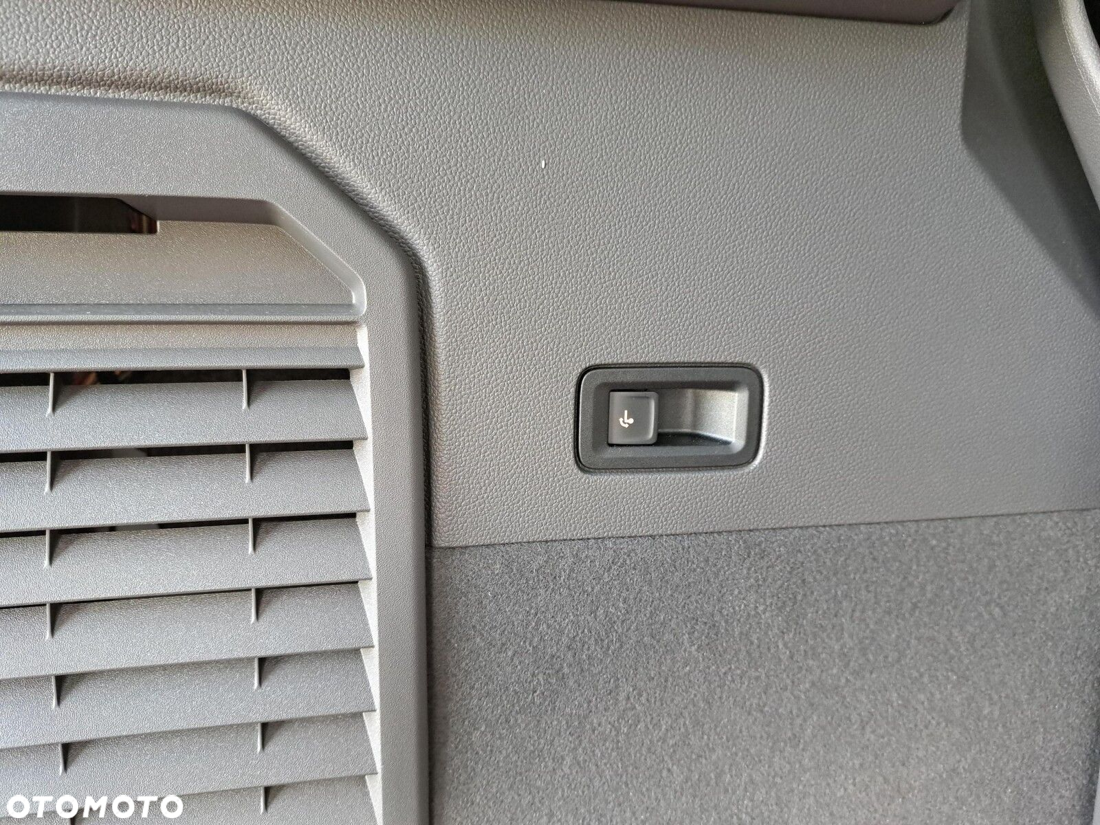 Volkswagen Multivan - 23