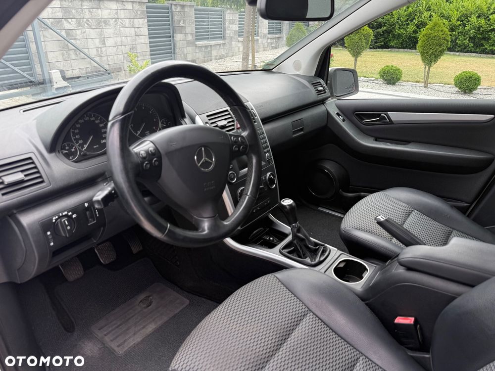 Mercedes-Benz Klasa A 180 BlueEFFICIENCY Avantgarde - 23