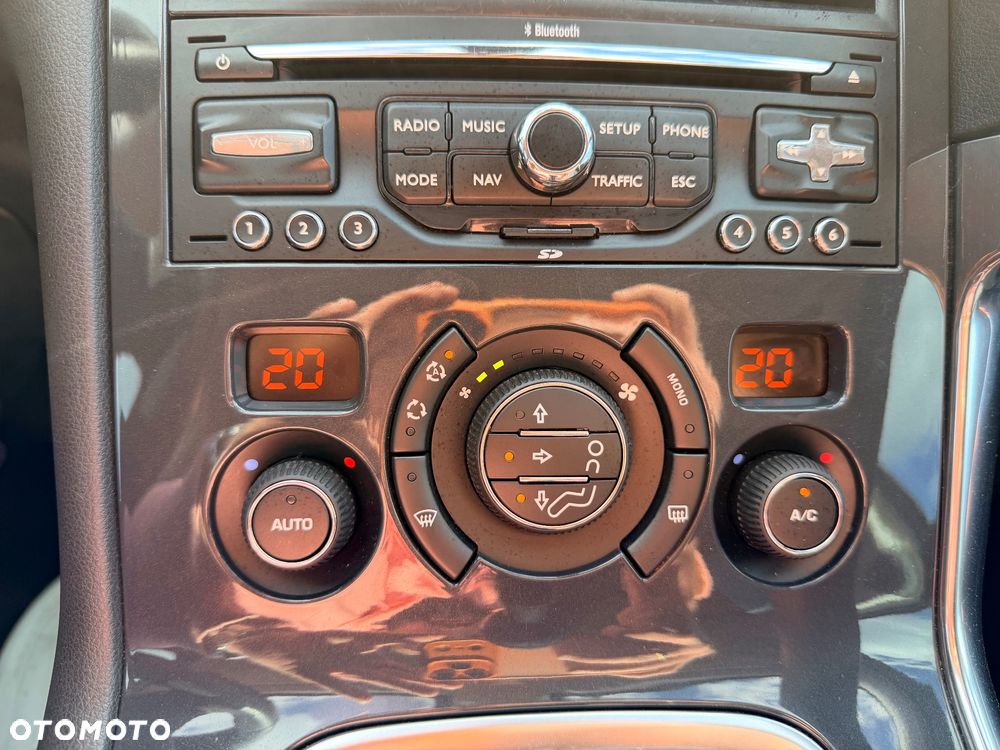 Peugeot 3008 1.6 THP Allure - 26