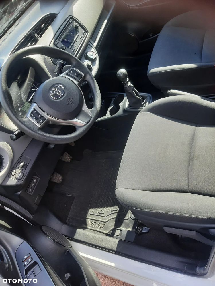 Toyota Yaris 1.5 Selection Elegant - 9