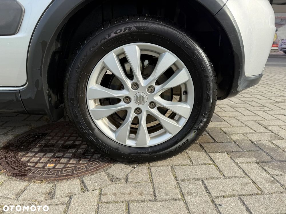 Suzuki SX4 - 10