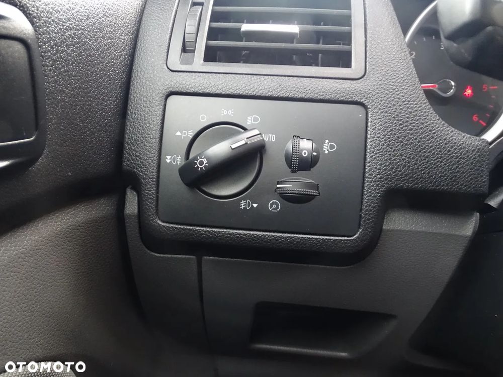 Ford Kuga 2.0 TDCi 2x4 Trend - 30