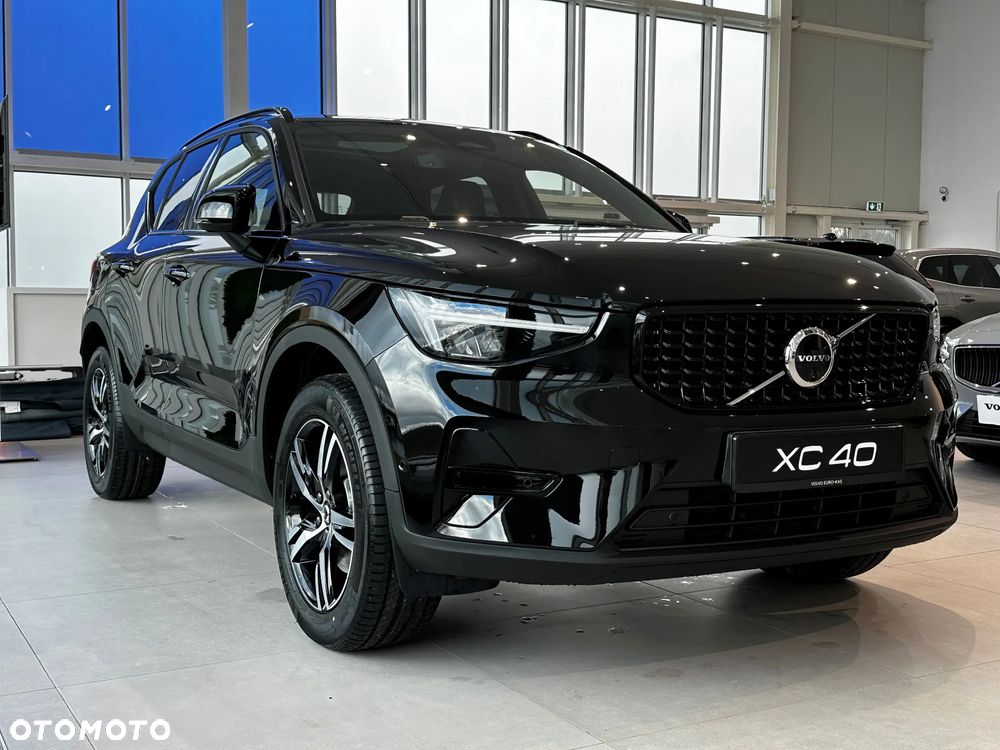Volvo XC 40 B3 Plus Dark - 4