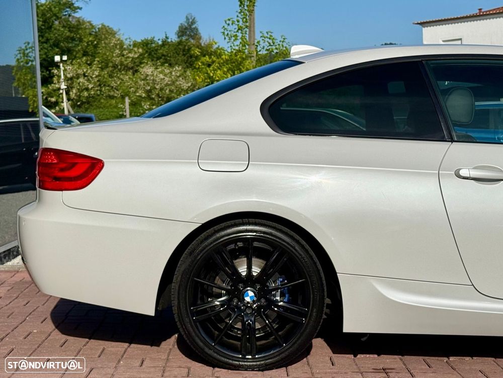 BMW 320 d xDrive Coupe Edição M - 9