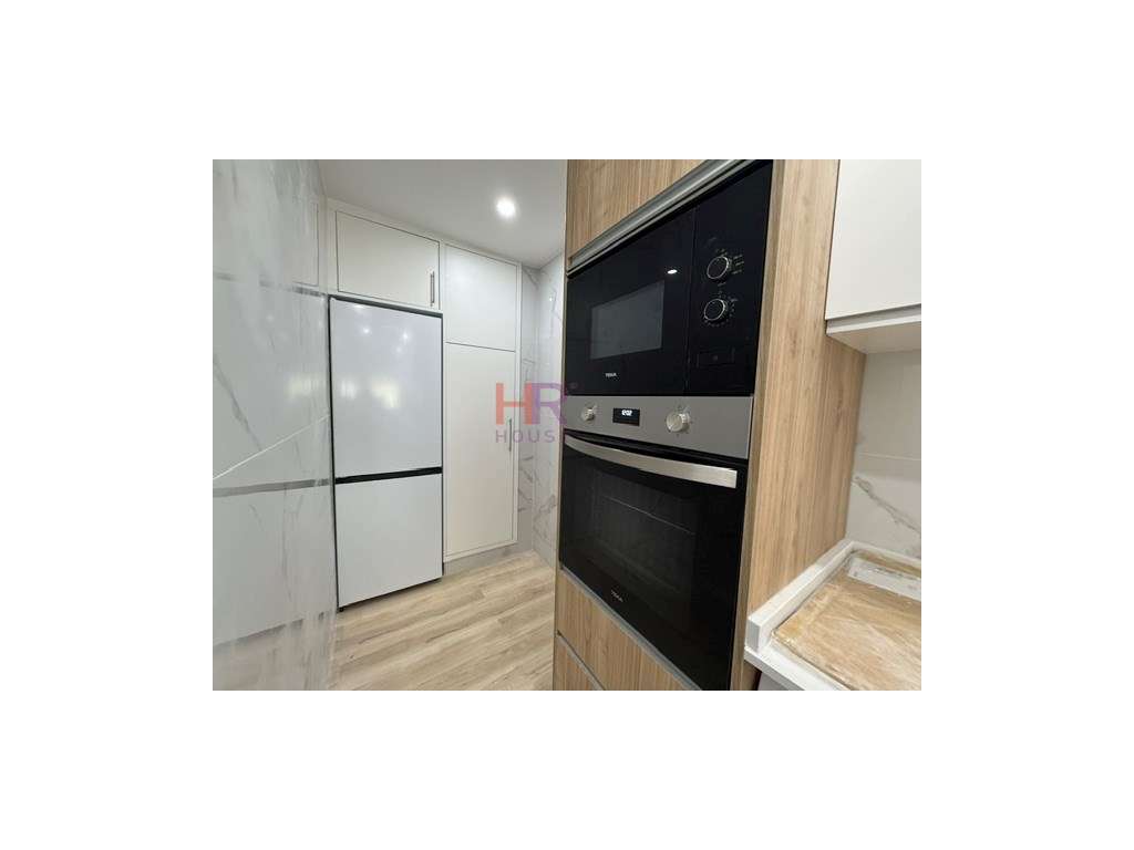 Apartamento T2 novo para arrendar na Sé Nova, Coimbra. Dispõe de 2 ... - Grande imagem: 3/25