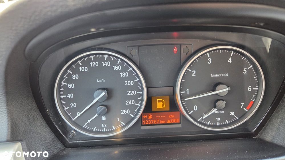 BMW Seria 3 318i Edition Exclusive - 17