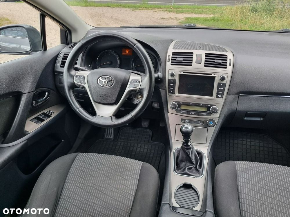 Toyota Avensis - 16