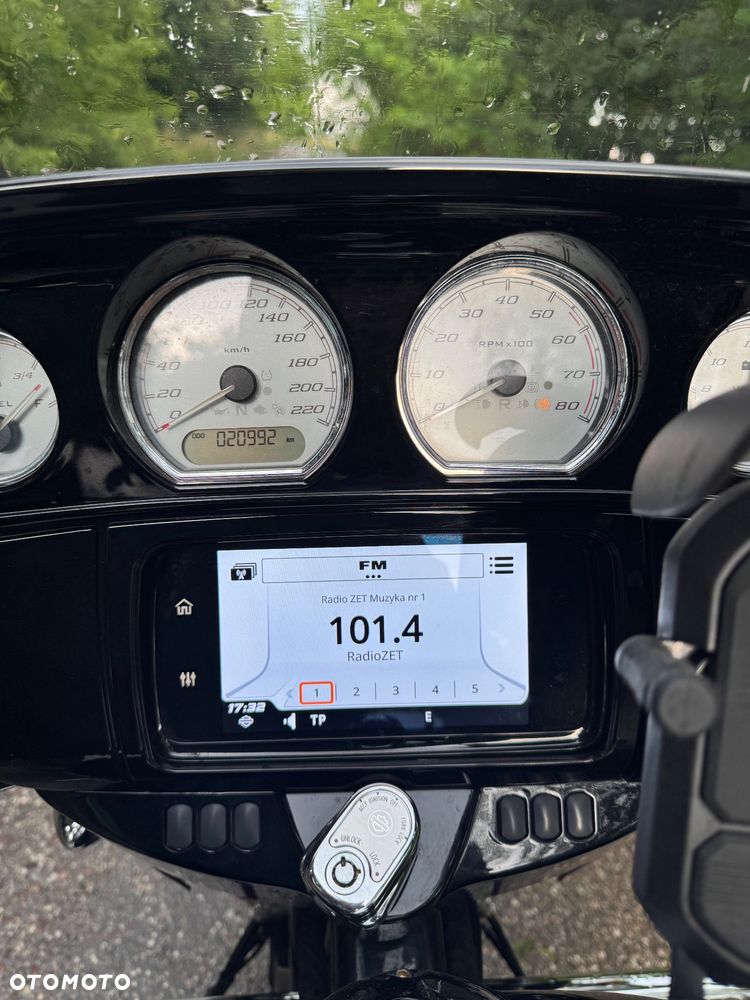 Harley-Davidson Touring Street Glide - 10