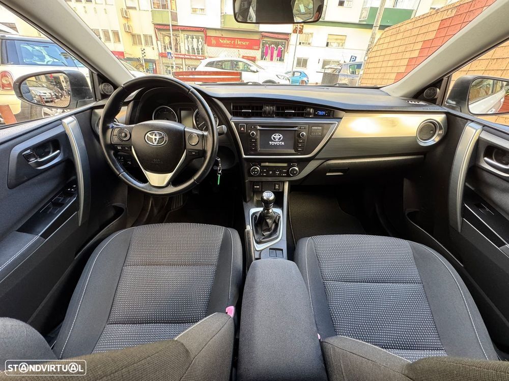 Toyota Auris Touring Sports 1.4 D-4D Design Edition - 11