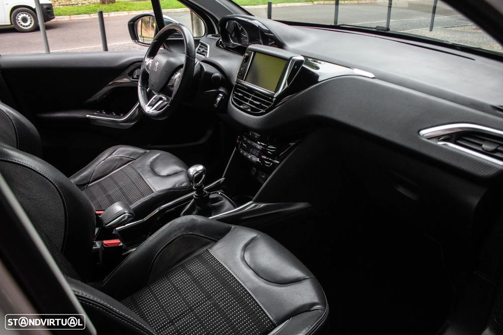 Peugeot 2008 1.6 e-HDi Allure - 16