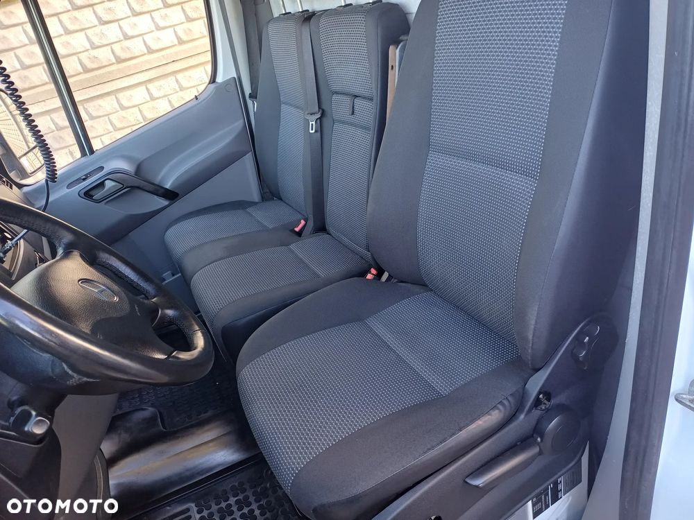 Mercedes-Benz Sprinter - 28