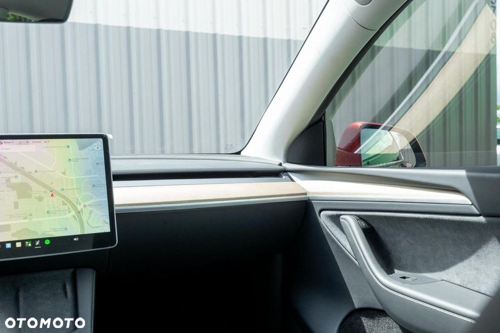 Tesla Model Y - 26