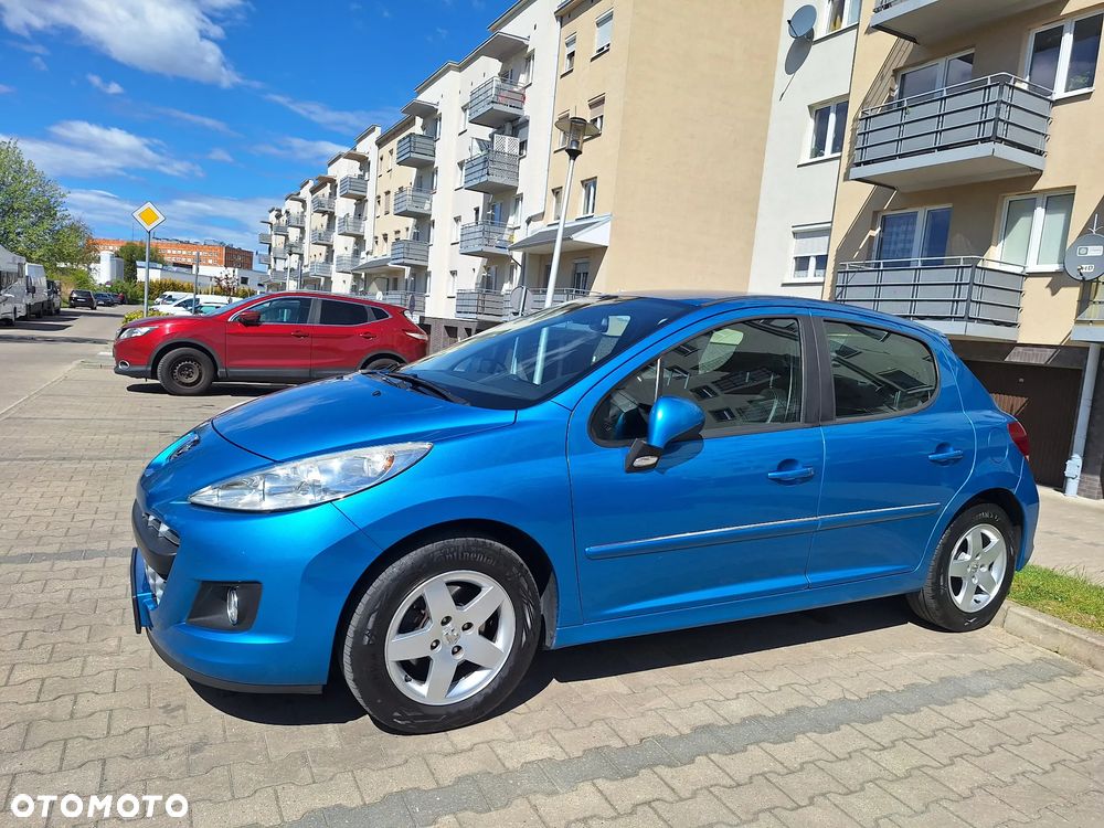 Peugeot 207 - 1