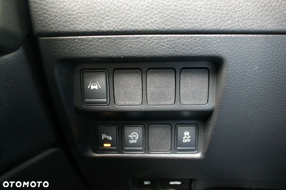 Nissan Qashqai 1.6 DIG-T N-Connecta - 26