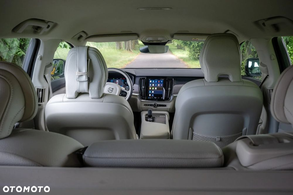 Volvo V90 Cross Country - 17