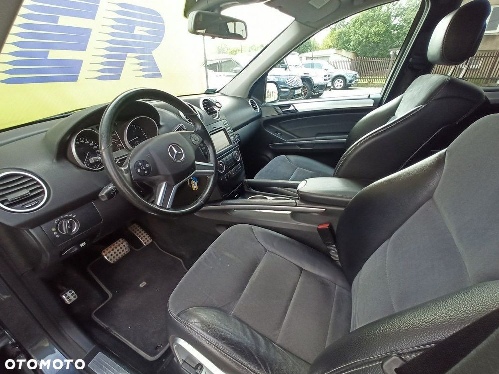 Mercedes-Benz ML - 23