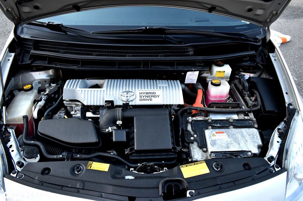 Toyota Prius (Hybrid) Executive - 37