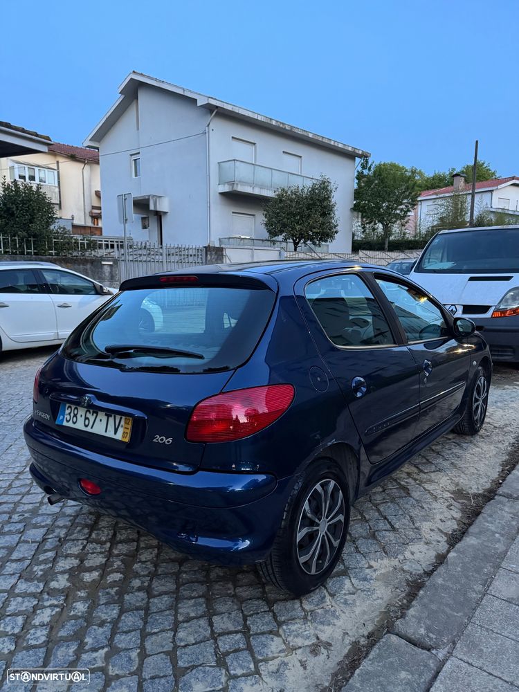 Peugeot 206 1.1 Color Line - 3