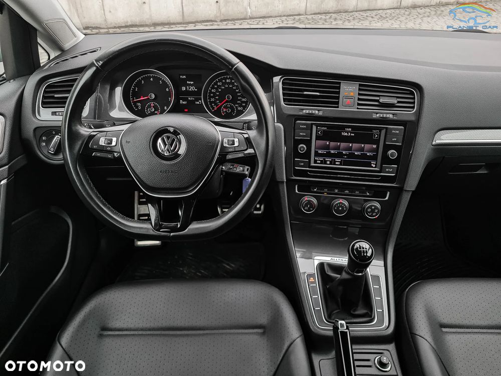 Volkswagen Golf - 25