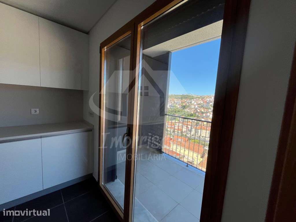 Apartamento T2 a estrear com garagem, localizado no Bairro de São J... - Grande imagem: 2/19