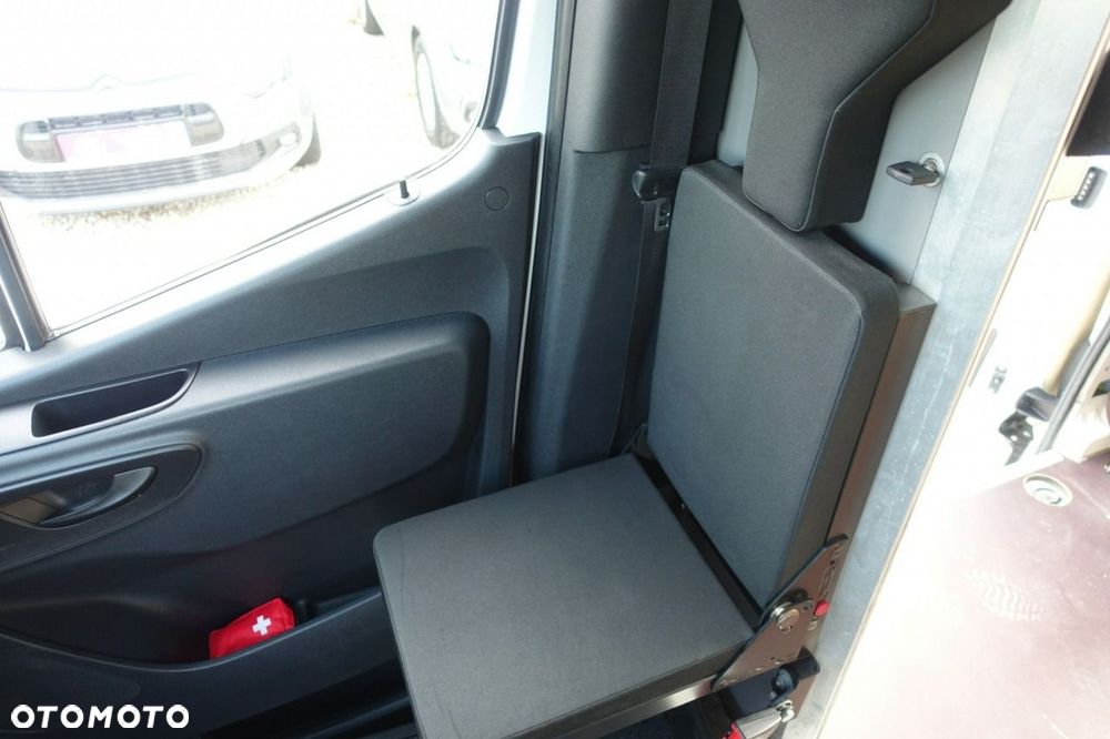 Mercedes-Benz Sprinter - 22