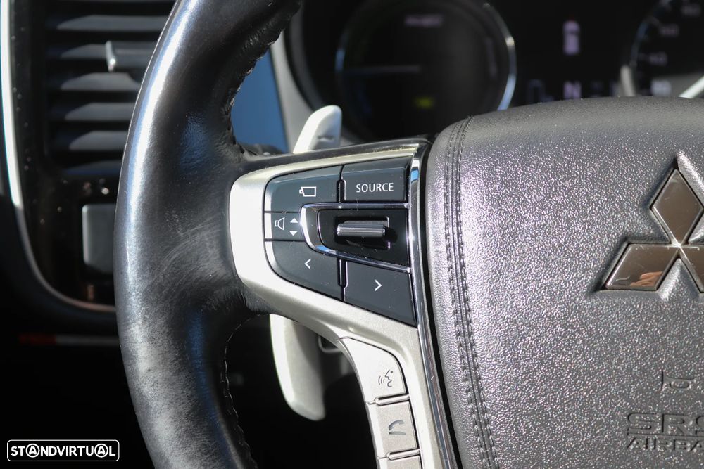 Mitsubishi Outlander - 10