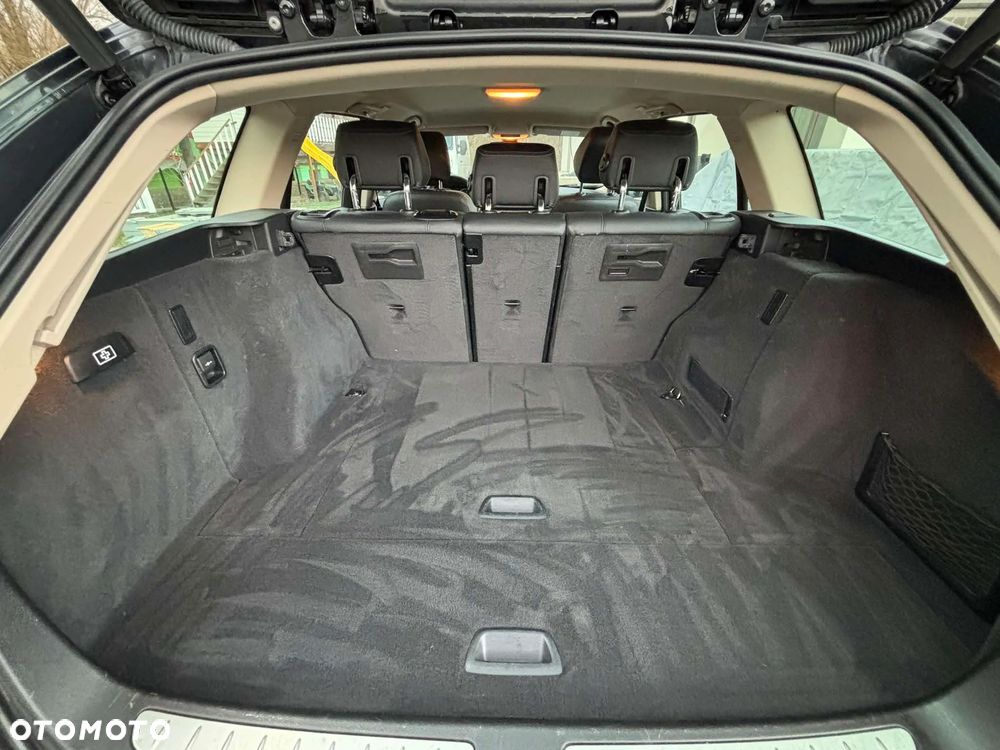 BMW Seria 3 318d DPF Touring Edition Sport - 32