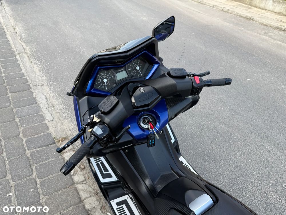Yamaha Tmax - 8