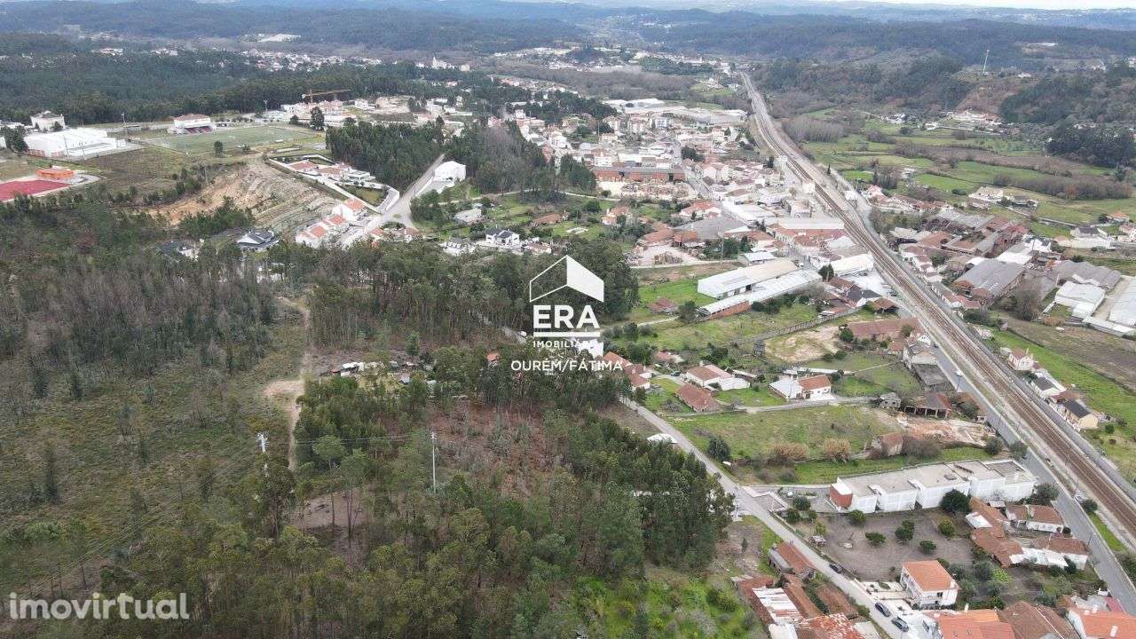 Moradia T2 para Restauro em Caxarias, Ourém - Grande imagem: 3/17