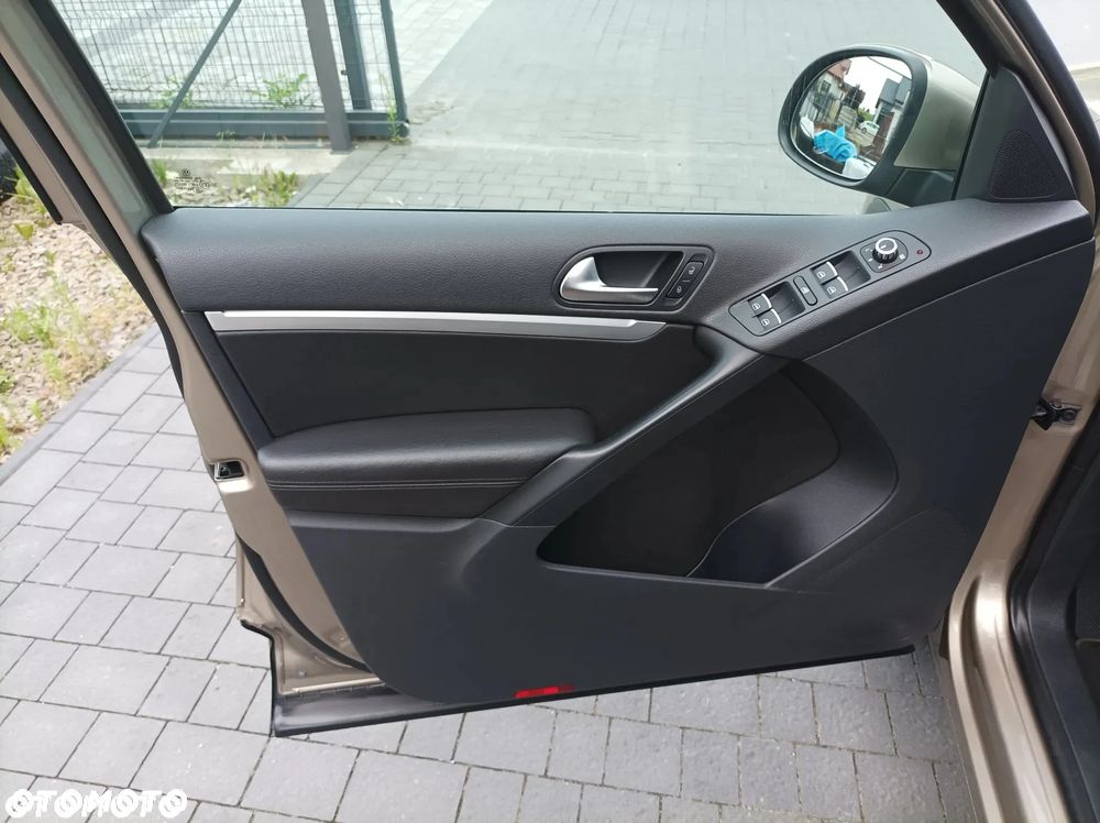 Volkswagen Tiguan 1.4 TSI 4Motion Exclusive - 18