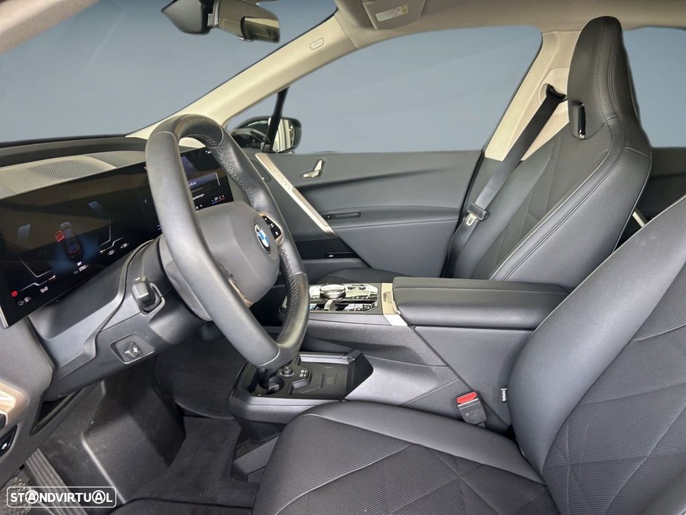 BMW iX xDrive 45 - 8