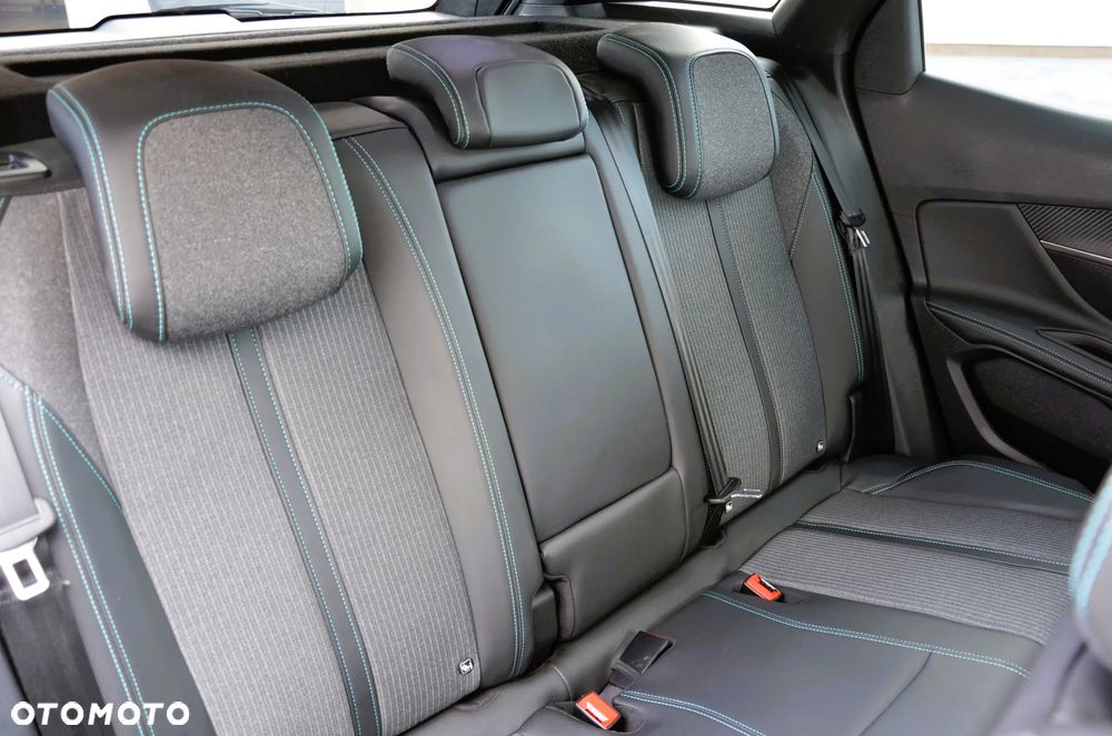 Peugeot 3008 225 e-EAT8 Allure Pack - 20