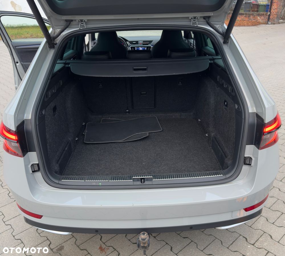 Skoda Superb 2.0 TDI SCR 4x4 Sportline DSG - 2