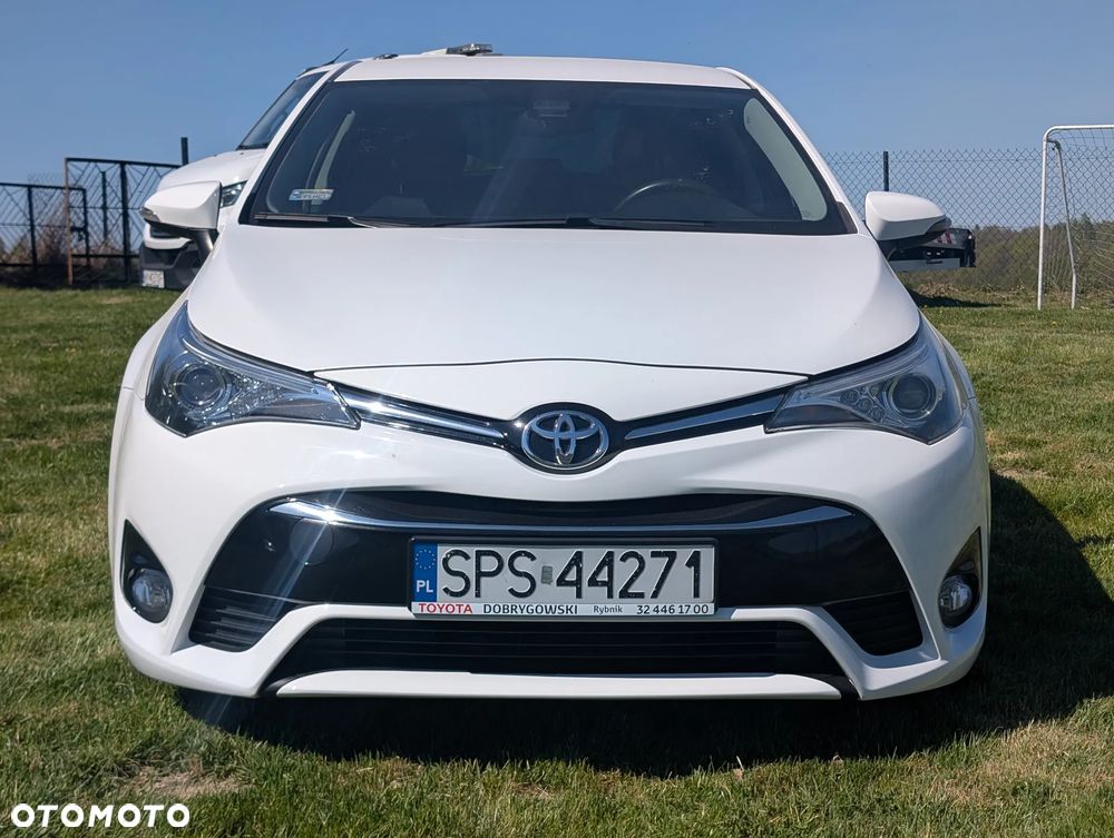 Toyota Avensis 1.8 Premium - 4