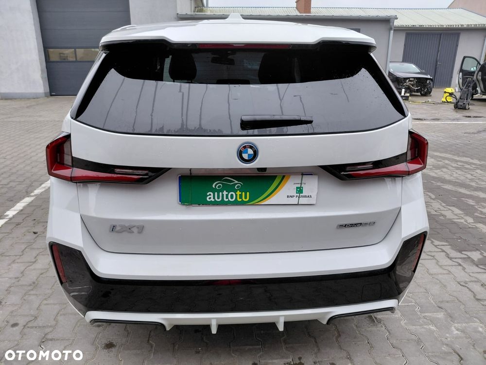 BMW iX1 - 9